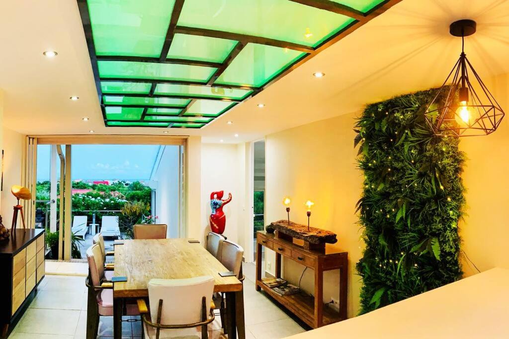 Photo of Livingroom in Orient Bay
