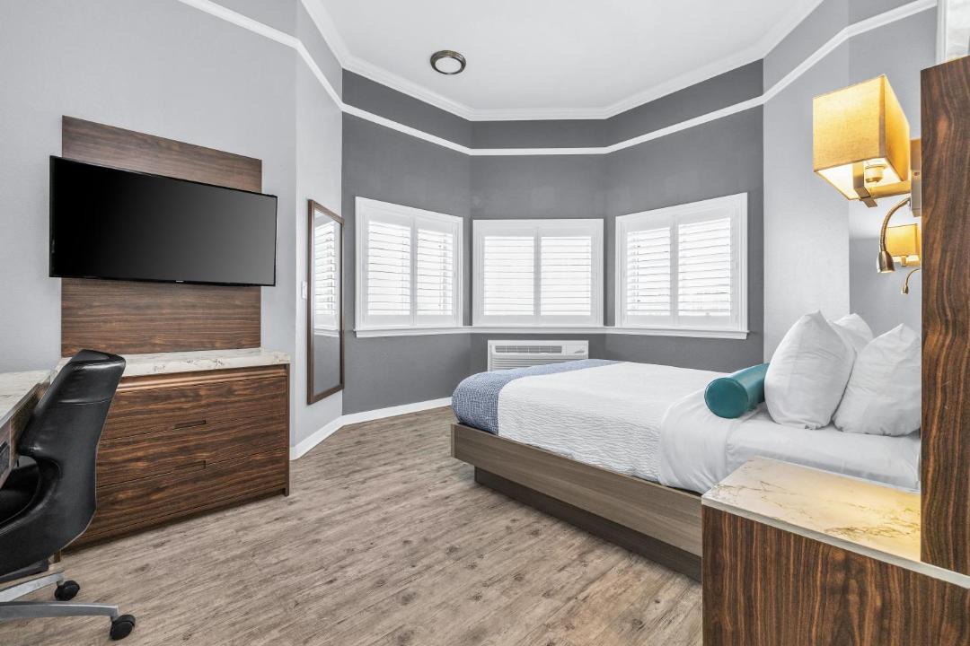 Photo of Bedroom in Rockaway Beach