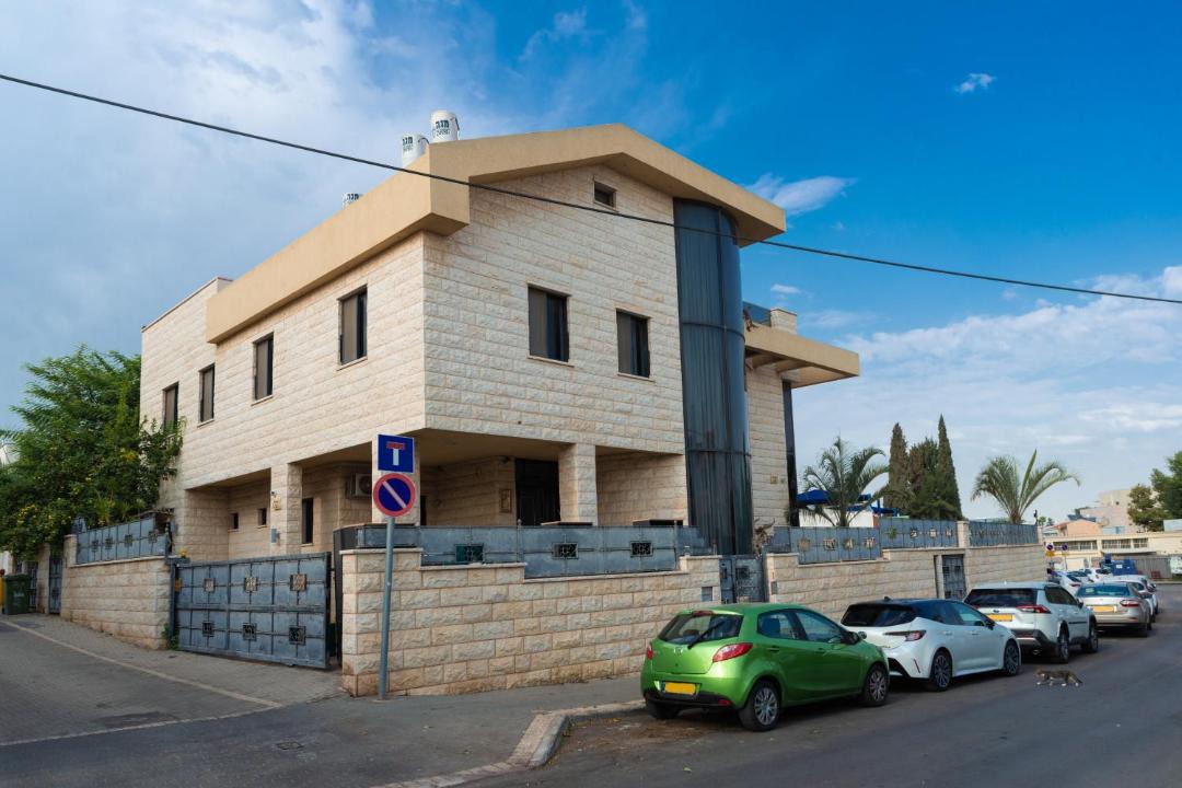 Photo of Others in Holon