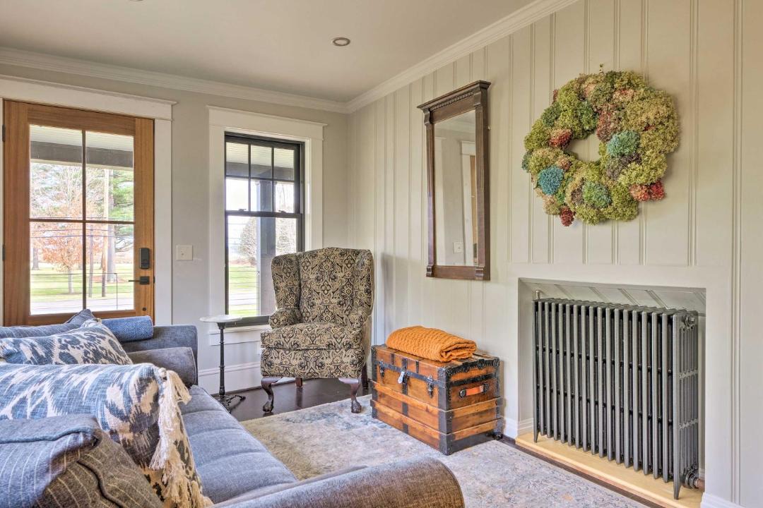 Photo of Livingroom in Derby Center