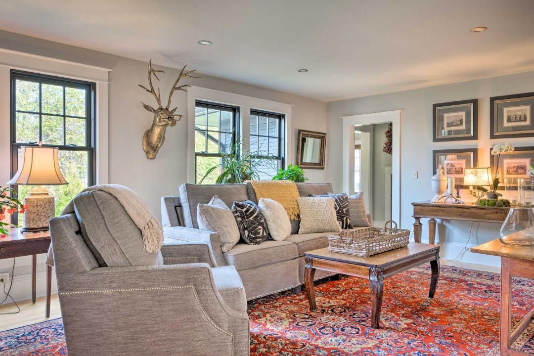 Photo of Livingroom in Derby Center