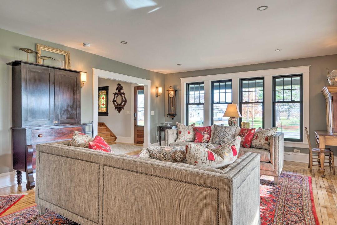 Photo of Livingroom in Derby Center