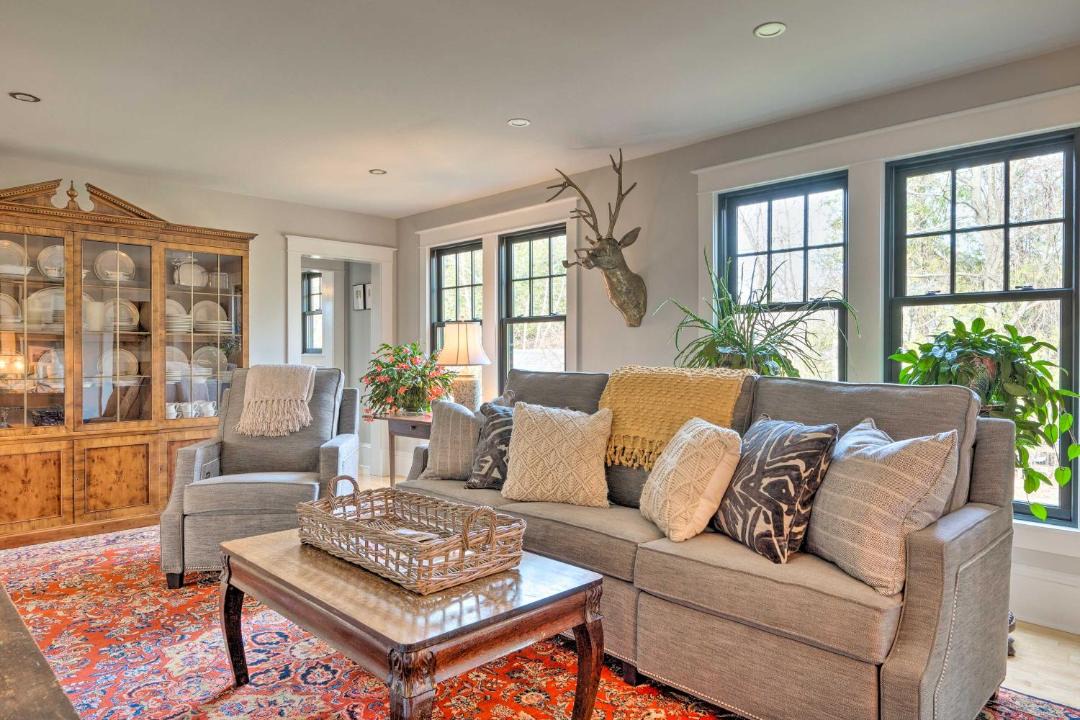 Photo of Livingroom in Derby Center