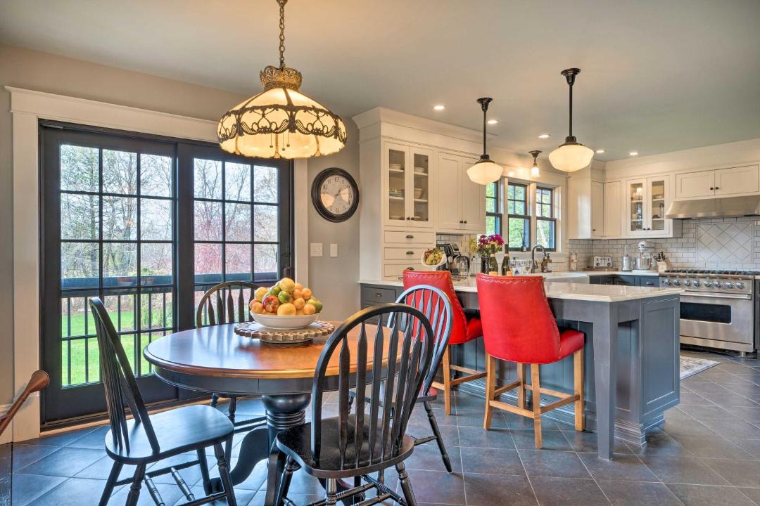 Photo of Livingroom in Derby Center