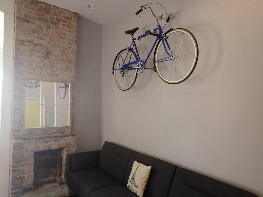 Photo of Livingroom in South 7th Ward