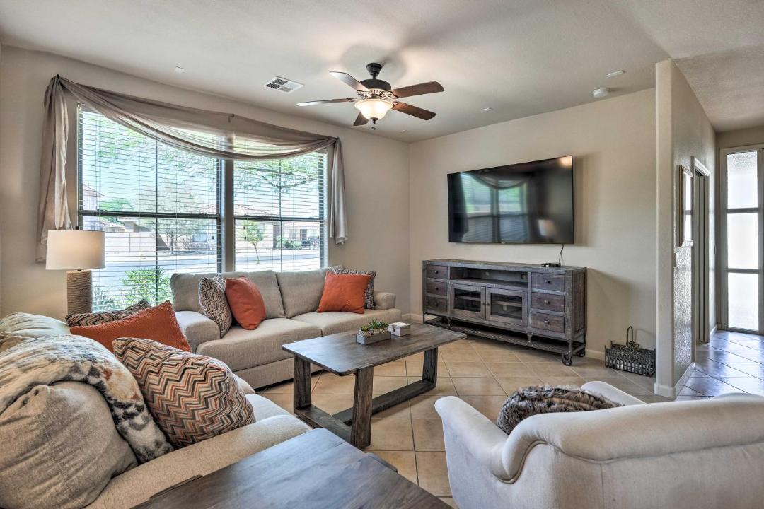 Photo of Livingroom in Palm Valley
