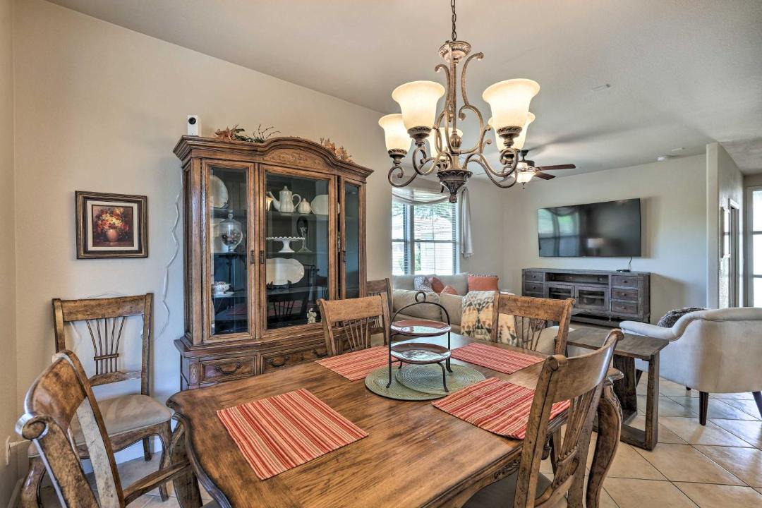 Photo of Livingroom in Palm Valley