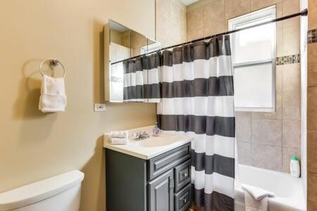 Photo of Bathroom in Logan Square