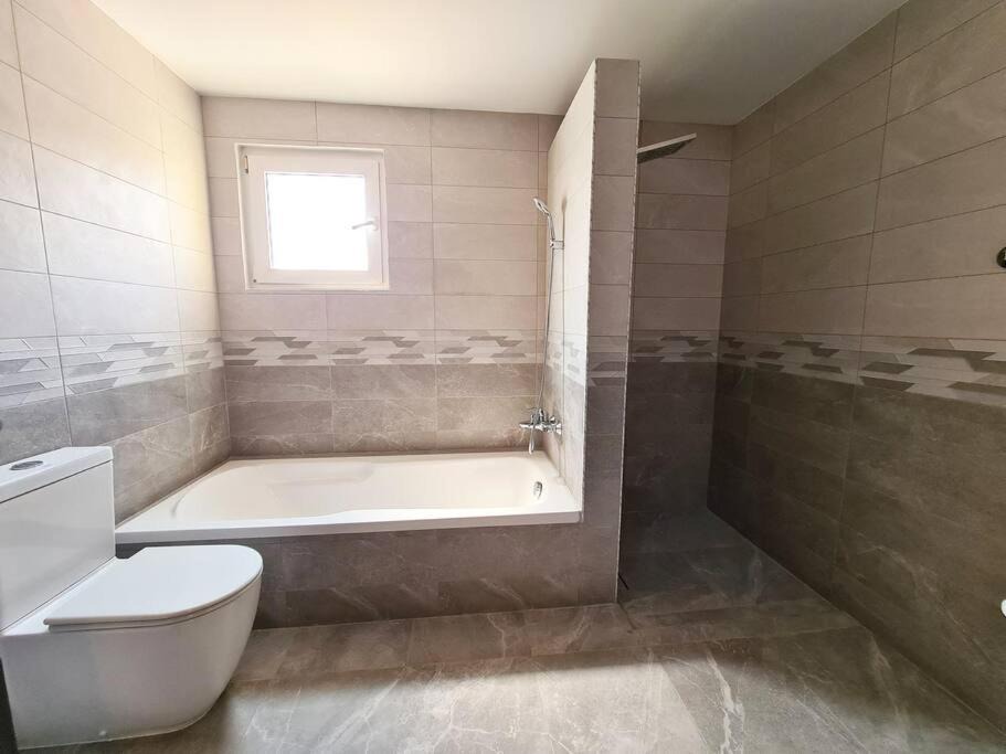 Photo of Bathroom in West Bay