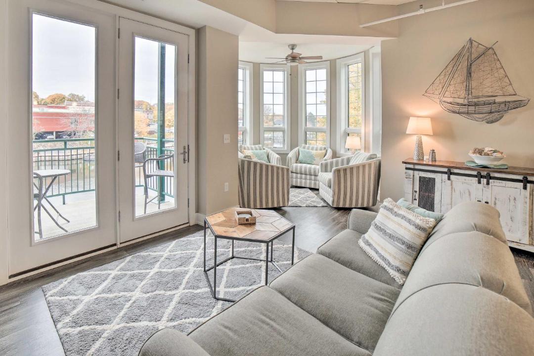 Photo of Livingroom in Manistee