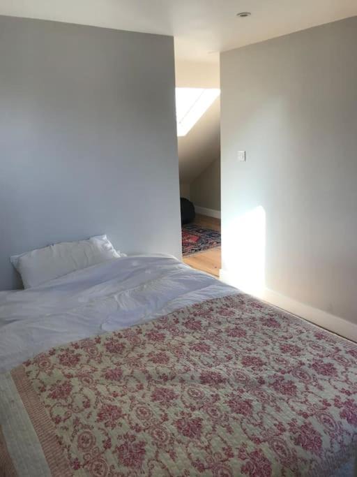 Photo of Bedroom in Stroud Green