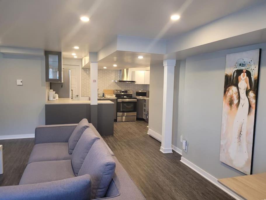 Photo of Livingroom in Longueuil