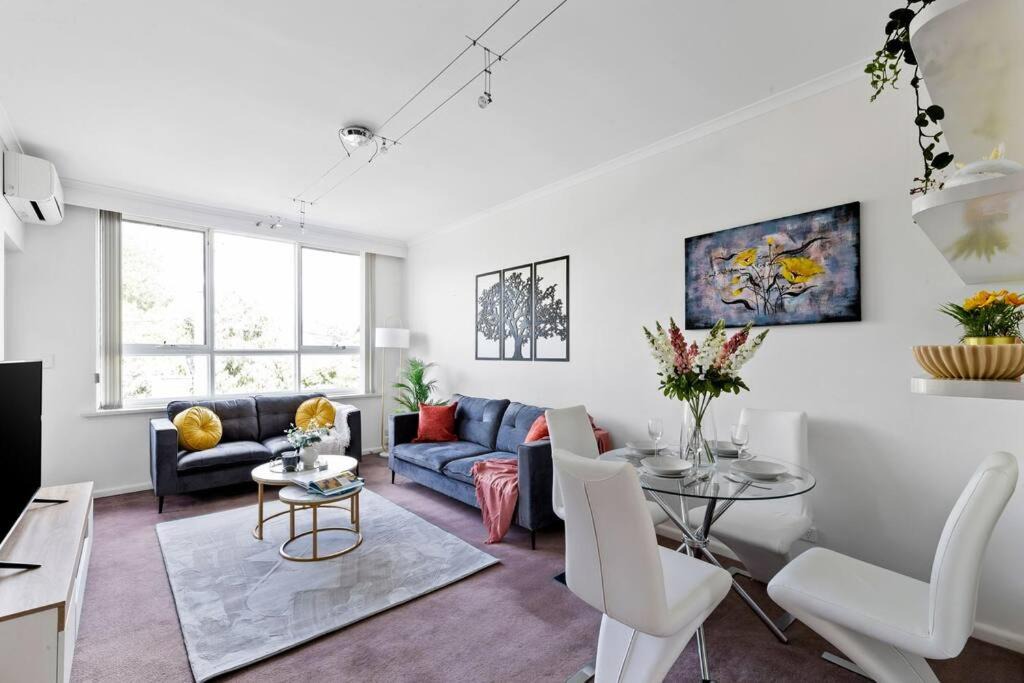 Photo of Livingroom in St. Kilda East