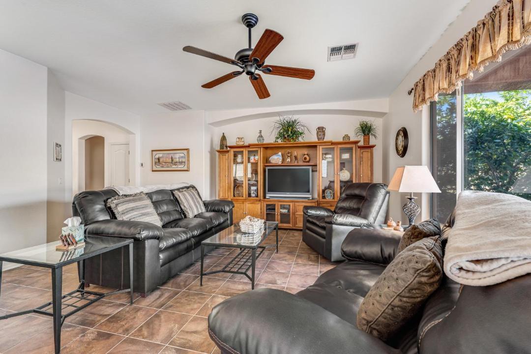 Photo of Livingroom in Gold Canyon