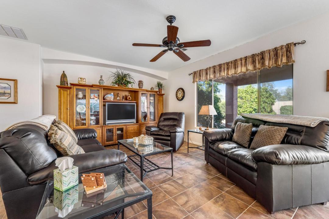 Photo of Livingroom in Gold Canyon