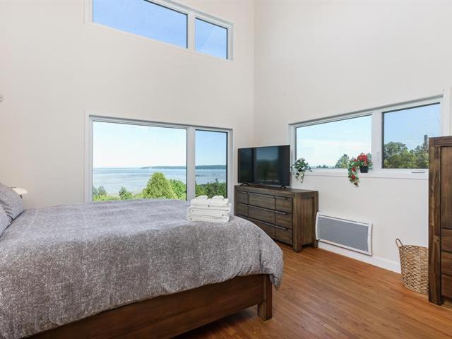 Photo of Bedroom in Baie-St-Paul