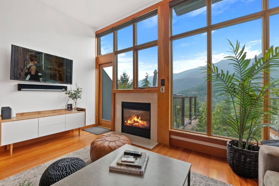Photo of Livingroom in Whistler Creekside