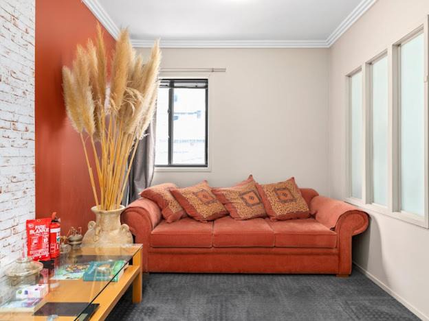Photo of Livingroom in Mascot