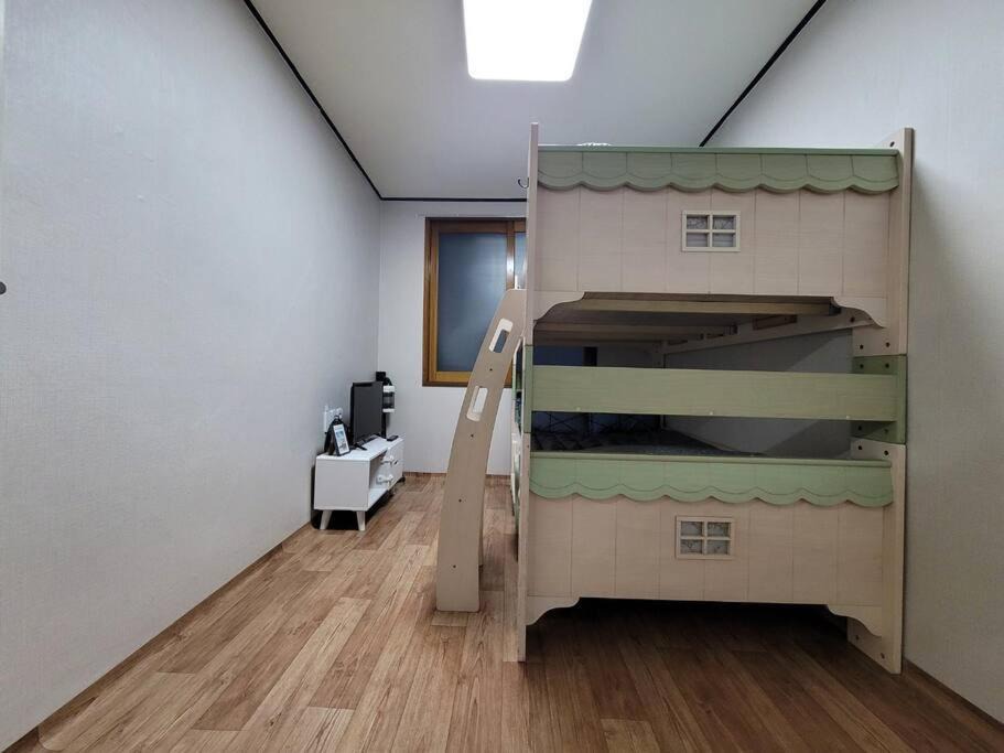 Photo of Bedroom in Nam-gu