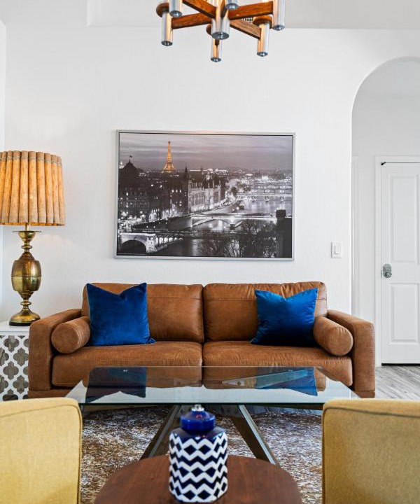Photo of Livingroom in Arrowhead Lakes