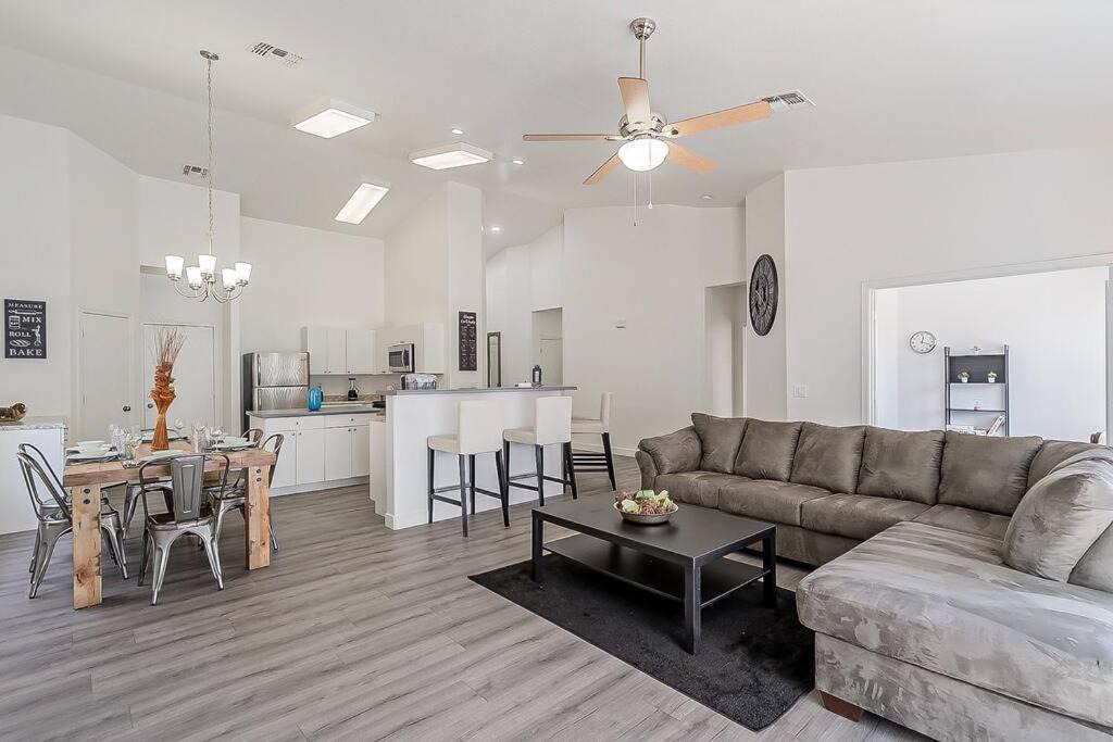 Photo of Livingroom in El Mirage