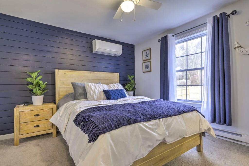 Photo of Bedroom in Old Mystic