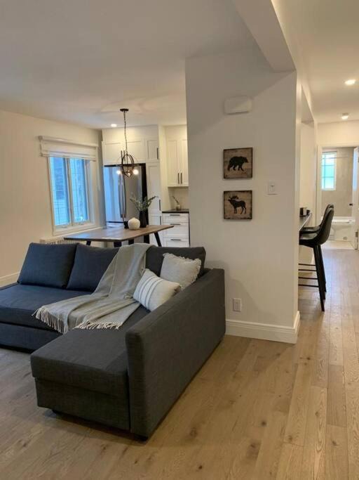 Photo of Livingroom in Ahuntsic
