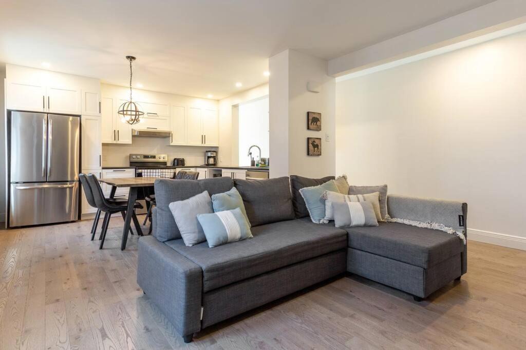 Photo of Livingroom in Ahuntsic