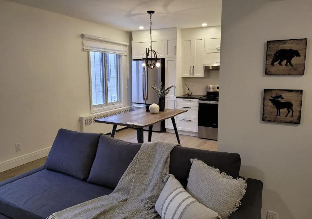 Photo of Livingroom in Ahuntsic