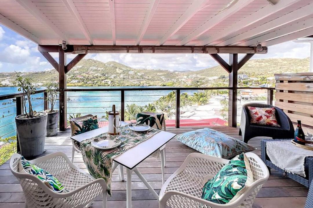 Photo of Patio Balcony in Oyster Pond