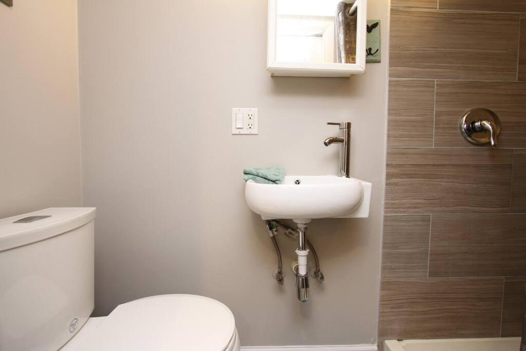 Photo of Bathroom in Jefferson Park