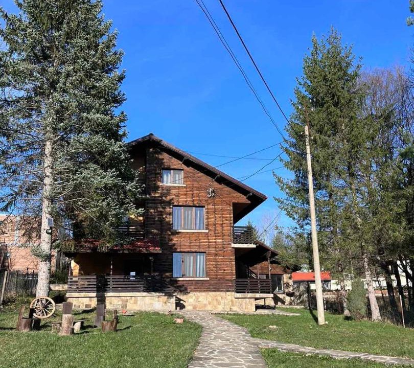 Photo of Buildings in Apriltsi