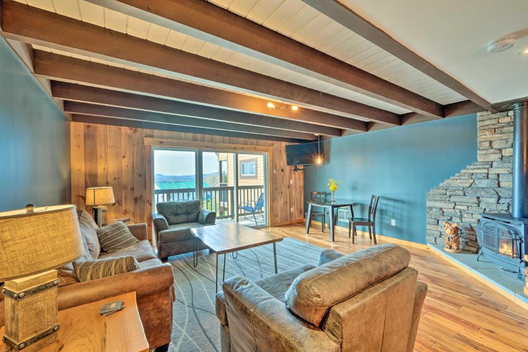 Photo of Livingroom in East Burke