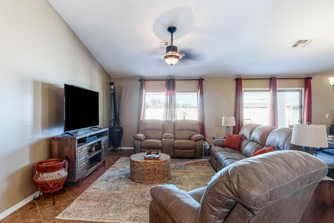 Photo of Livingroom in Surprise Farms