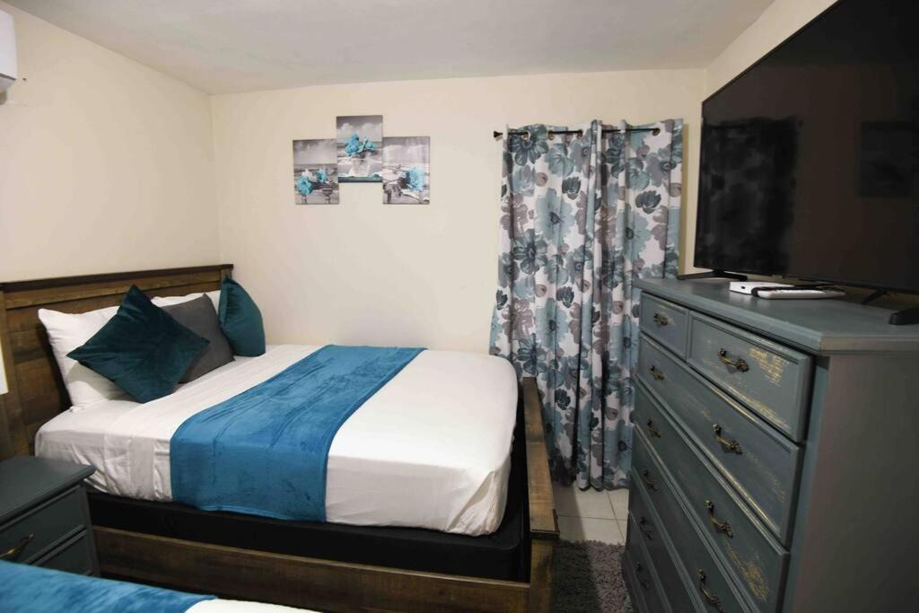 Photo of Bedroom in Portmore