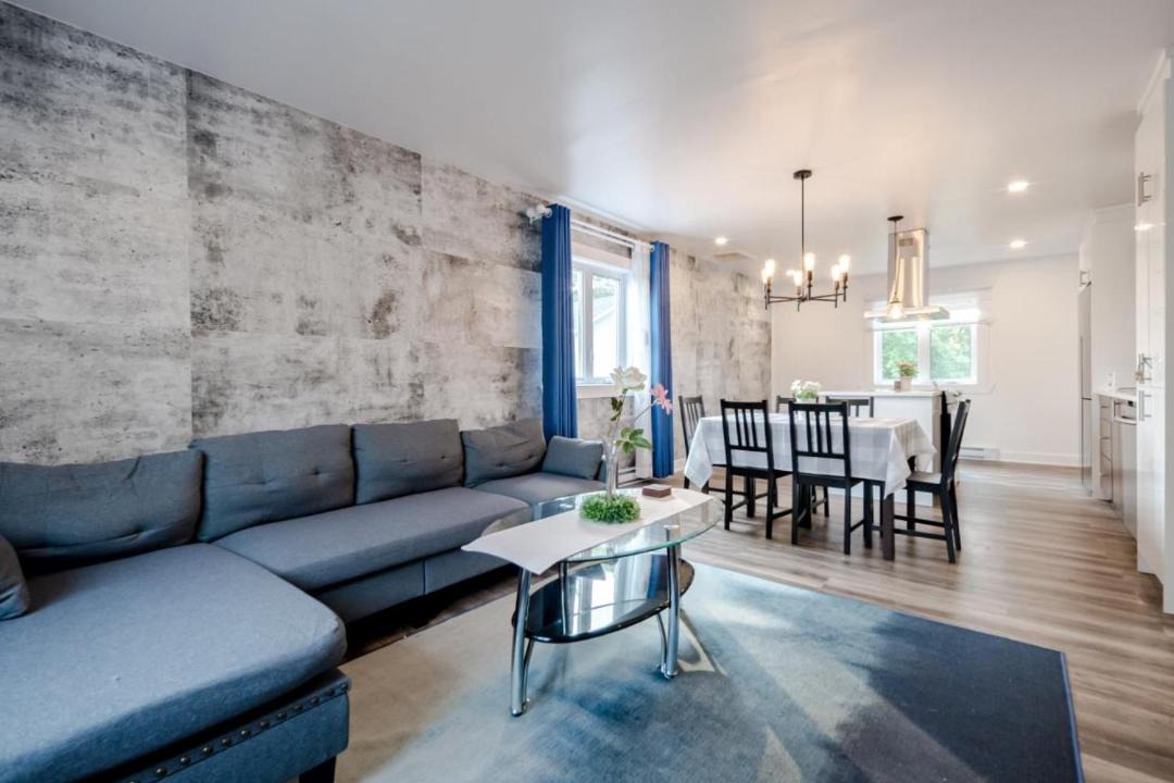Photo of Livingroom in McMasterville