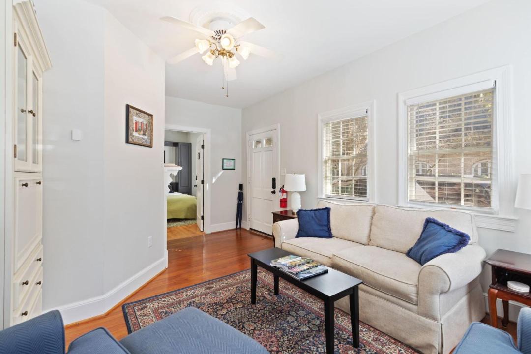 Photo of Livingroom in Cannonborough Elliotborough