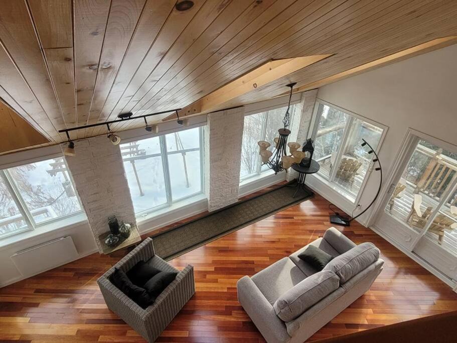 Photo of Livingroom in Petite-Riviere-Saint-Francois