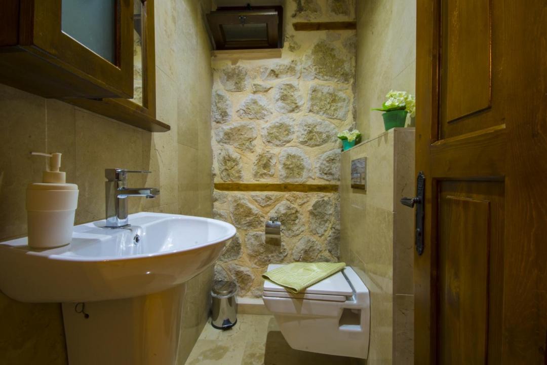 Photo of Bathroom in Islamlar