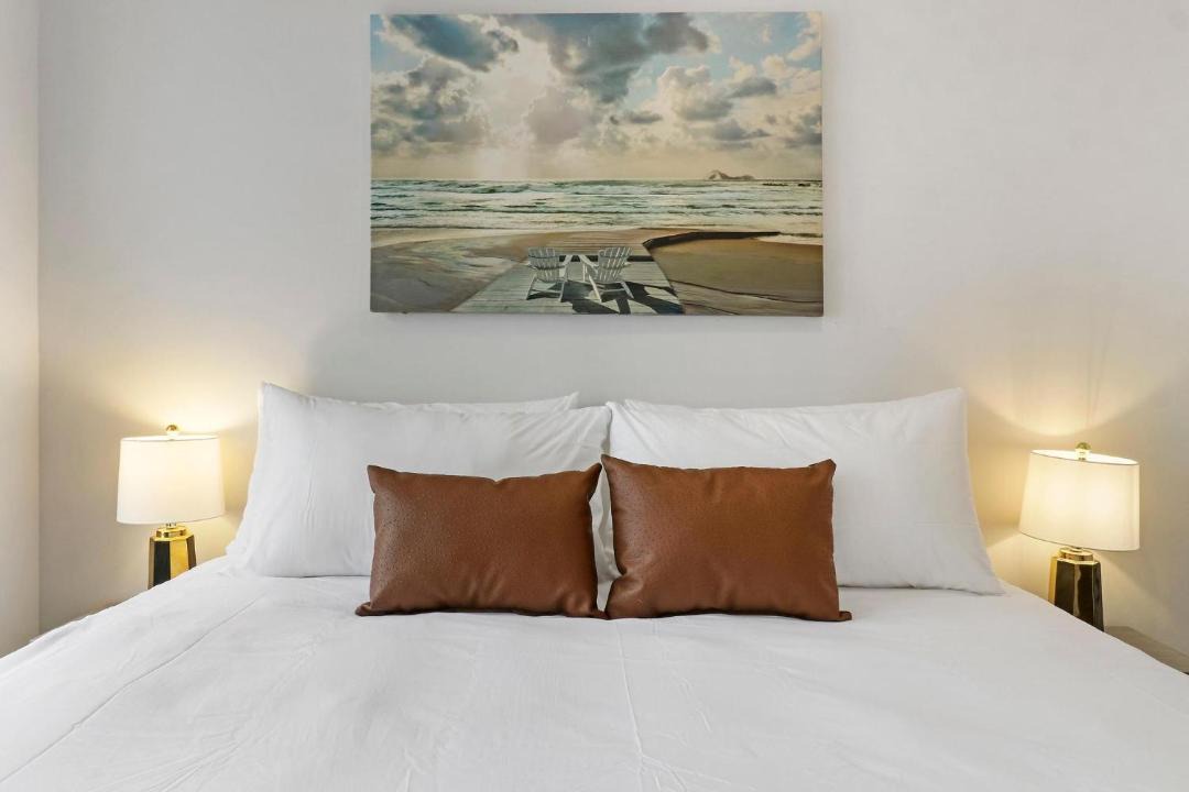 Photo of Bedroom in Rogers Park