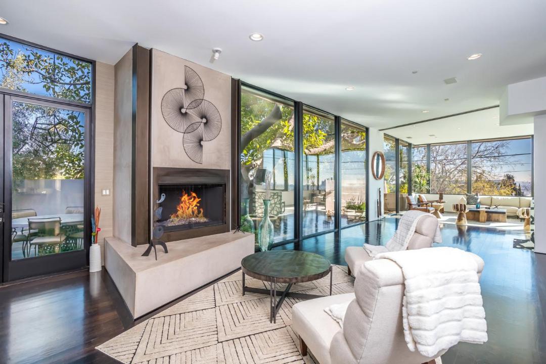 Photo of Livingroom in Hollywood Hills West