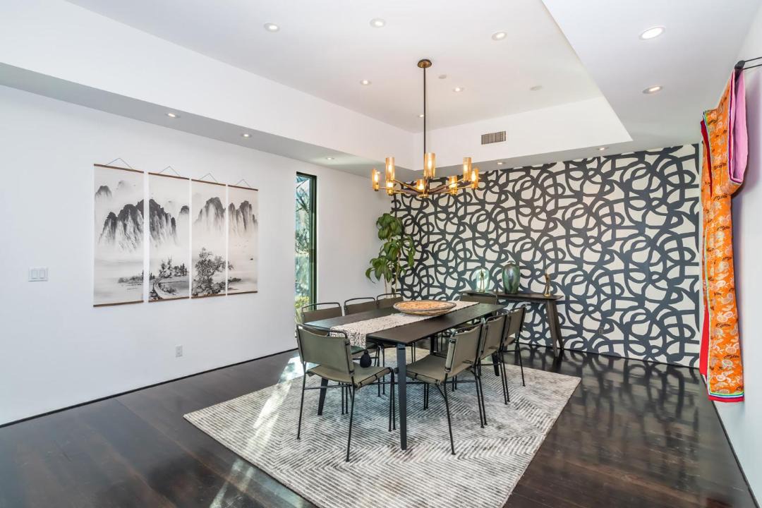 Photo of Livingroom in Hollywood Hills West
