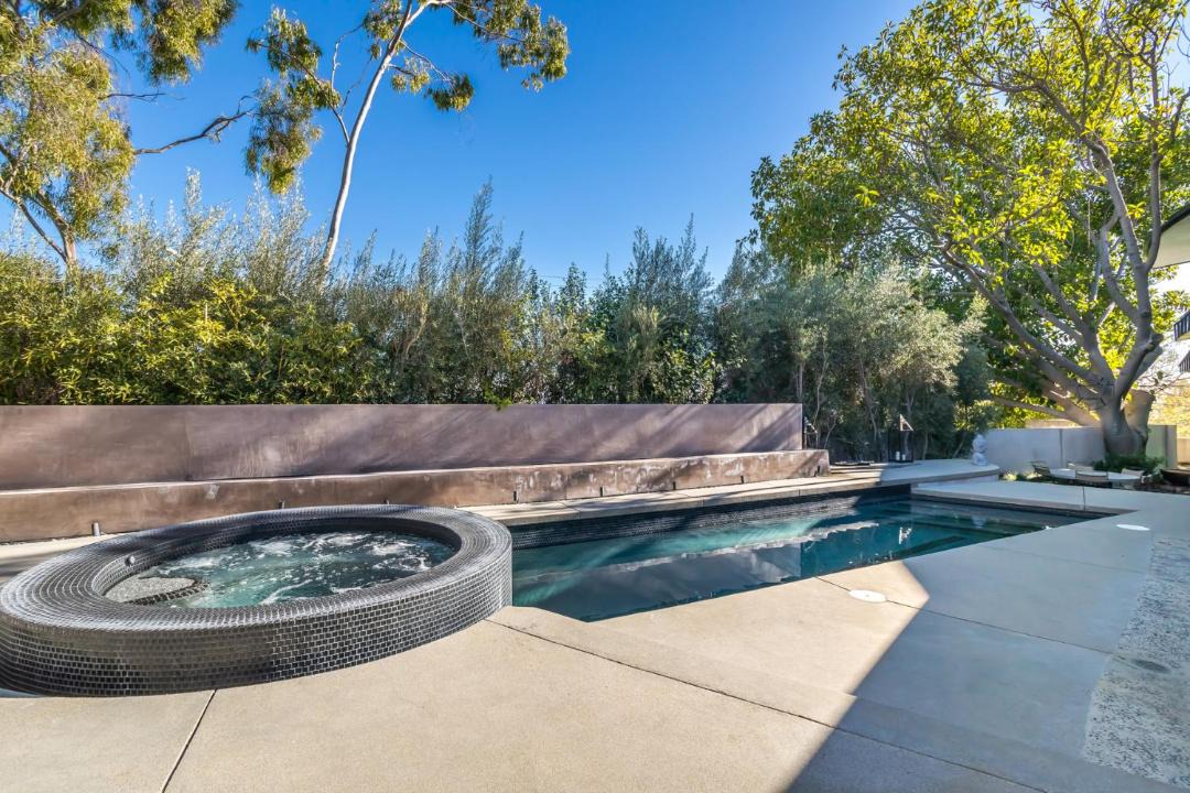 Photo of Outdoor in Hollywood Hills West