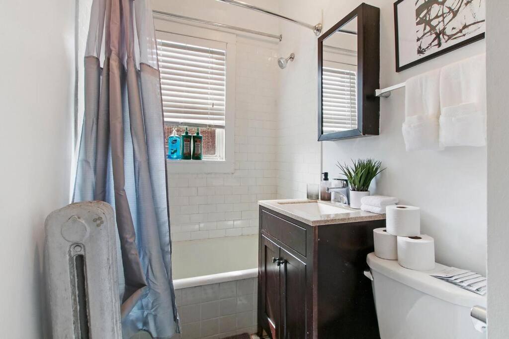 Photo of Bathroom in Rogers Park