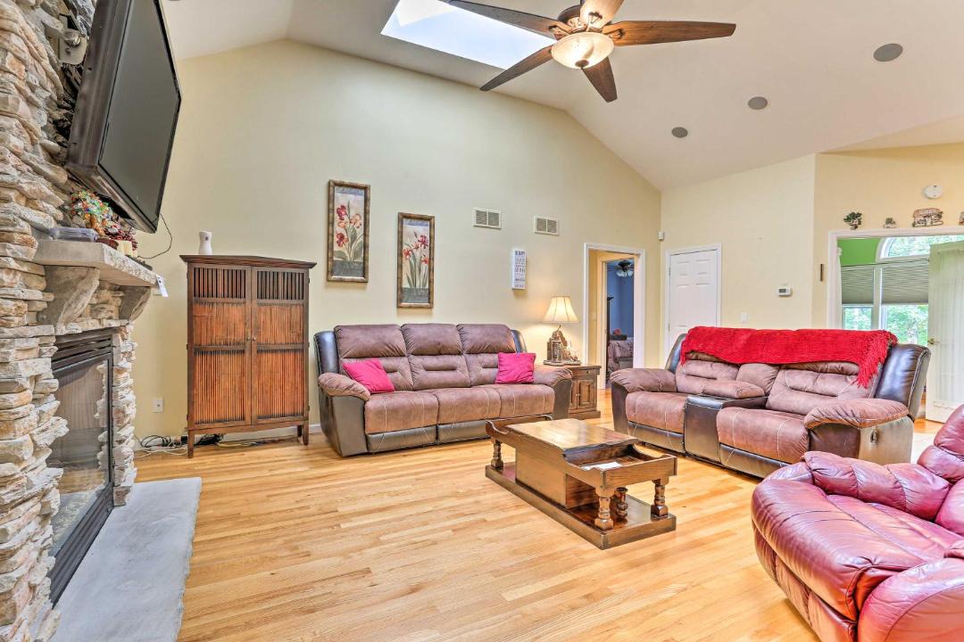 Photo of Livingroom in Lackawaxen