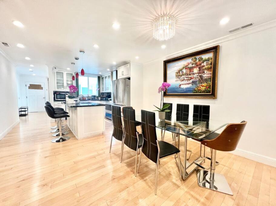Photo of Livingroom in Inner Richmond