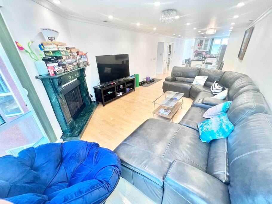 Photo of Livingroom in Inner Richmond