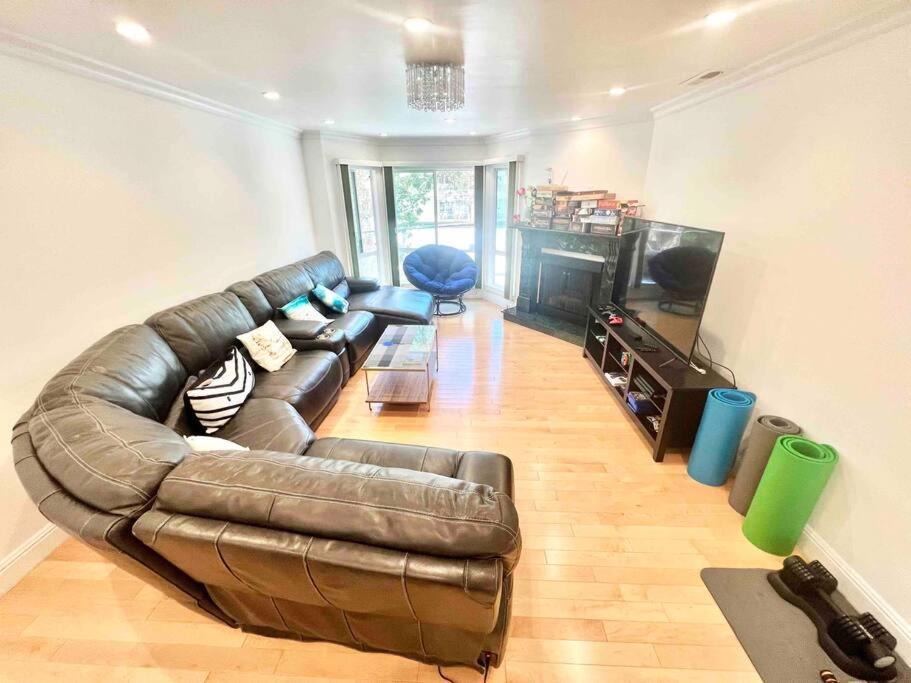 Photo of Livingroom in Inner Richmond