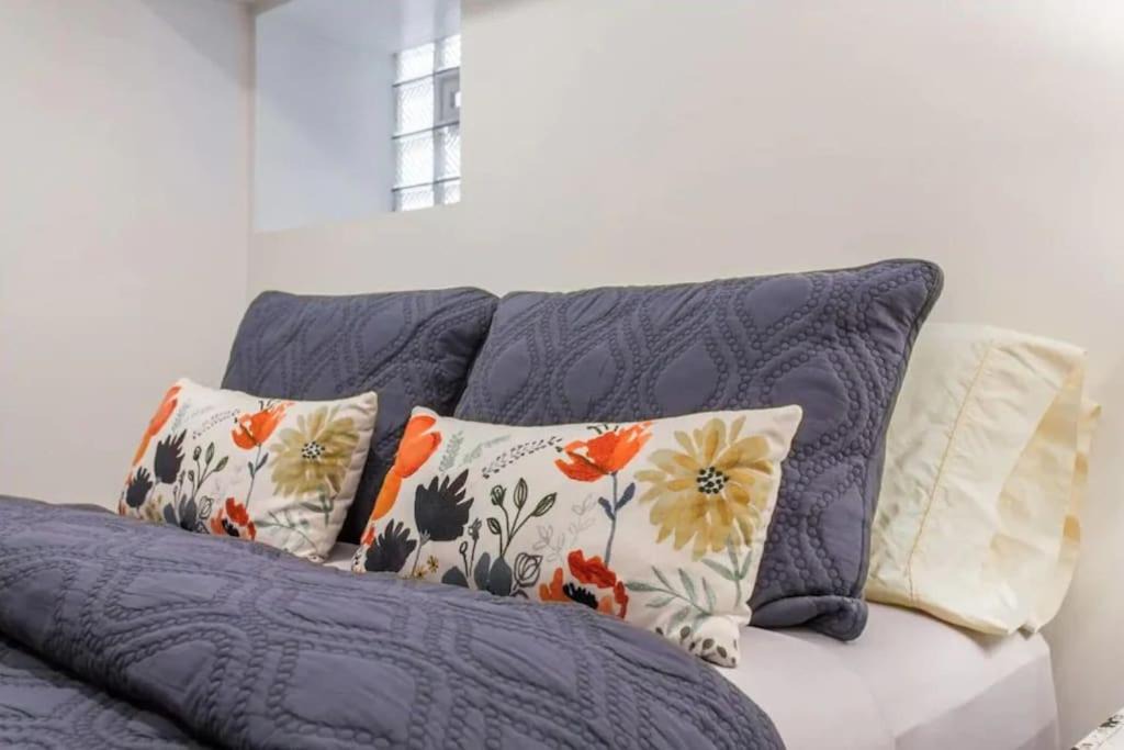 Photo of Bedroom in Wrigleyville