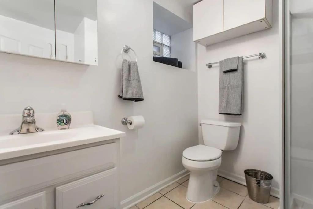Photo of Bathroom in Wrigleyville